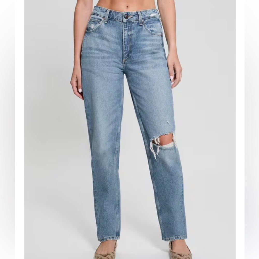 GUESS mom jeans Straight Leg with Distressed Details sz 27